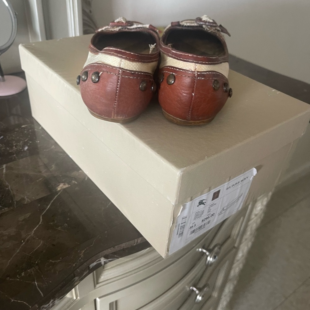 Burberry Red and Cream Dress Shoes Elegant Leather Design